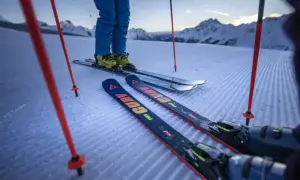 Narty Fischer "The CURY" gotowe do jazdy. Sprawdź zieleniec ski cennik i ruszaj na stok!